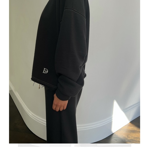 EKD collections set top are size XS pants are M this is a set runs loose - Picture 7 of 9